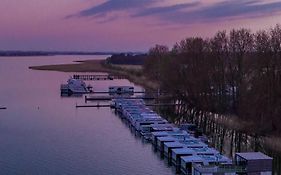 Ferienwohnung Domki Na Wodzie - Ht Houseboats - With Sauna, Jacuzzi Massage Chair
